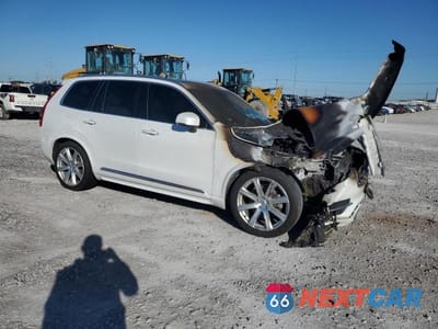 Czwarte zdjęcie samochodu z boku: 2017 VOLVO XC90 T6 VIN:YV4A22PL1H1181493 - miniatura