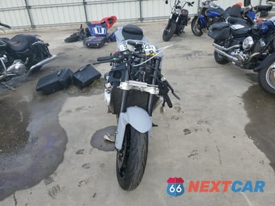 Drugie zdjęcie samochodu z przodu: 2022 SUZUKI GSX-R600 VIN:JS1GN7FAXN7100320 - miniatura