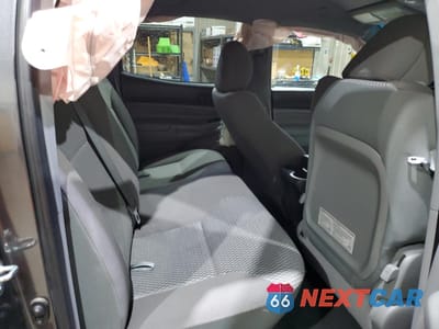 Zdjęcie 10 z 13 samochodu: 2015 TOYOTA TACOMA V6 VIN:3TMLU4EN1FM170175 - miniatura