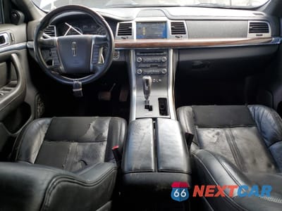 Zdjęcie 8 z 15 samochodu: 2009 LINCOLN MKS VIN:1LNHM93R49G607539 - miniatura
