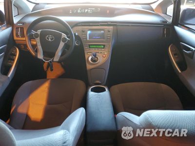 Zdjęcie 8 z 12 samochodu: 2013 TOYOTA PRIUS VIN:JTDKN3DU0D5668253 - miniatura