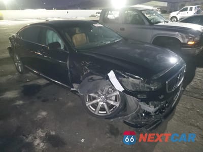 Czwarte zdjęcie samochodu z boku: 2018 VOLVO S90 T6 INSCRIPTION VIN:LVY992ML7JP029168 - miniatura