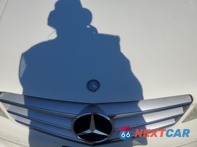 Zdjęcie 11 z 12 samochodu: 2010 MERCEDES-BENZ C 300 4MATIC VIN:WDDGF8BB2AR099823 - miniatura