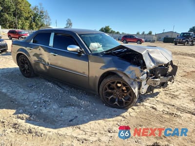 Czwarte zdjęcie samochodu z boku: 2010 CHRYSLER 300 TOURING VIN:2C3CA5CV7AH160764 - miniatura