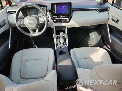Zdjęcie 8 z 13 samochodu: 2023 TOYOTA COROLLA CROSS LE VIN:7MUCAABG5PV071203 - miniatura