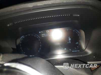 Zdjęcie 9 z 12 samochodu: 2017 VOLVO S90 T5 MOM VIN:YV1102AK2H1007113 - miniatura