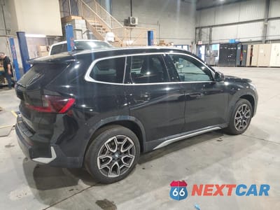 Trzecie zdjęcie samochodu z tyłu: 2025 BMW X1 XDRIVE28I VIN:WBX73EF0XS5042159 - miniatura