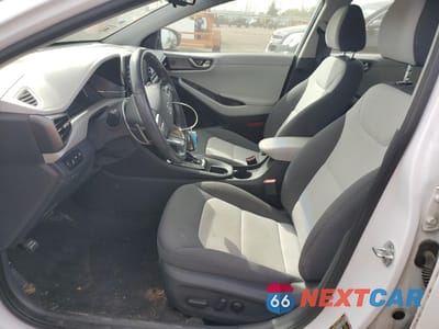 Zdjęcie 7 z 13 samochodu: 2020 HYUNDAI IONIQ SE VIN:KMHC75LC0LU213910 - miniatura