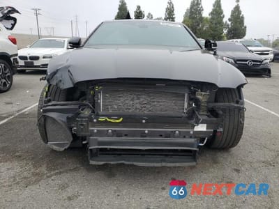 Piąte zdjęcie samochodu w środku: 2024 JAGUAR XF R-DYNAMIC SE VIN:SAJB64FX5RCY94318 - miniatura