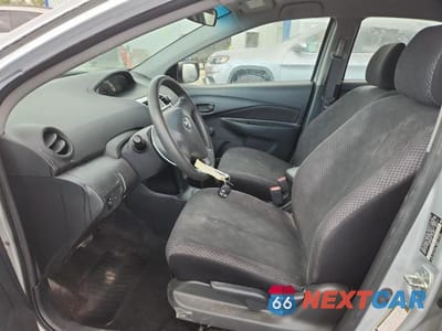 Zdjęcie 7 z 13 samochodu: 2007 TOYOTA YARIS BASE VIN:JTDBT923271065884 - miniatura