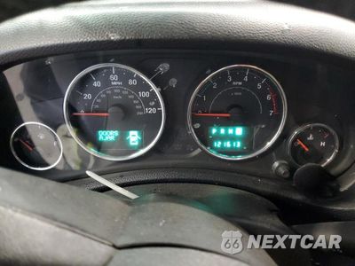 Zdjęcie 9 z 12 samochodu: 2012 JEEP WRANGLER UNLIMITED SAHARA VIN:1C4BJWEG2CL167042 - miniatura