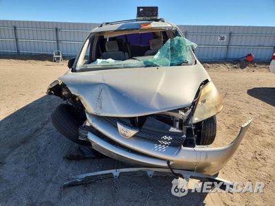 Piąte zdjęcie samochodu w środku: 2004 TOYOTA SIENNA CE VIN:5TDZA23C24S190117 - miniatura