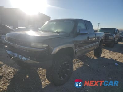 2001 CHEVROLET SILVERADO K1500 2GCEK19T411296326 - główne zdjęcie licytacji z USA - miniatura