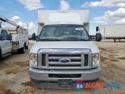 Piąte zdjęcie samochodu w środku: 2022 FORD ECONOLINE - TRUCKS DELIVERY VAN VIN:1FDWE3FK7NDC25727 - miniatura