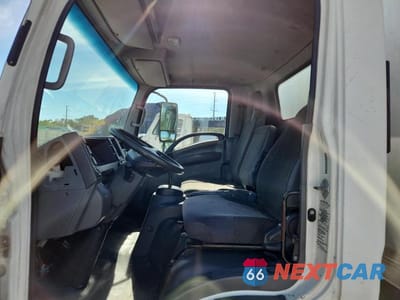 Zdjęcie 7 z 13 samochodu: 2015 ISUZU NPR HD BOX TRUCK VIN:54DC4W1B3FS801535 - miniatura