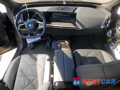 Zdjęcie 8 z 12 samochodu: 2024 BMW IX M60 VIN:WB533CF09RCR28118 - miniatura