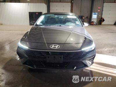 Piąte zdjęcie samochodu w środku: 2024 HYUNDAI ELANTRA SEL VIN:KMHLM4DG3RU787964 - miniatura