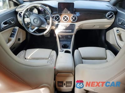 Zdjęcie 8 z 12 samochodu: 2018 MERCEDES-BENZ CLA 250 VIN:WDDSJ4EB2JN560989 - miniatura