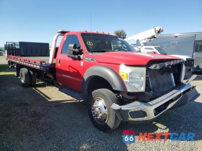 Czwarte zdjęcie samochodu z boku: 2015 FORD F550 SUPER DUTY VIN:1FDUF5GY9FED20935 - miniatura