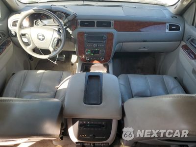 Zdjęcie 8 z 15 samochodu: 2011 CHEVROLET TAHOE C1500 LT VIN:1GNSCBE07BR142484 - miniatura