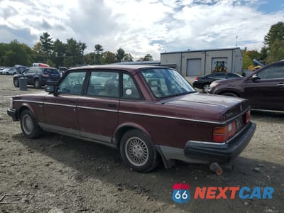 Drugie zdjęcie samochodu z przodu: 1993 VOLVO 240 VIN:YV1AS8809P1488414 - miniatura