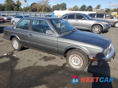 Czwarte zdjęcie samochodu z boku: 1986 BMW 325 E VIN:WBAAB5403G9675625 - miniatura