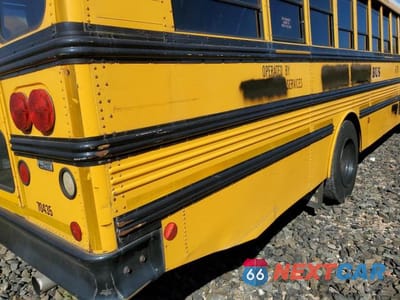 Zdjęcie 9 z 10 samochodu: 2005 THOMAS SAF-T-LINER C2 - SCHOOL BUS VIN:4UZAAXCS75CU88081 - miniatura