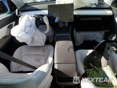 Zdjęcie 8 z 11 samochodu: 2022 TESLA MODEL Y VIN:7SAYGDEE8NF351356 - miniatura