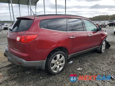 Trzecie zdjęcie samochodu z tyłu: 2010 CHEVROLET TRAVERSE LT VIN:1GNLRFED0AJ218184 - miniatura