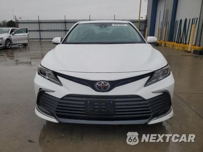 Piąte zdjęcie samochodu w środku: 2023 TOYOTA CAMRY LE VIN:4T1C11AK9PU798027 - miniatura
