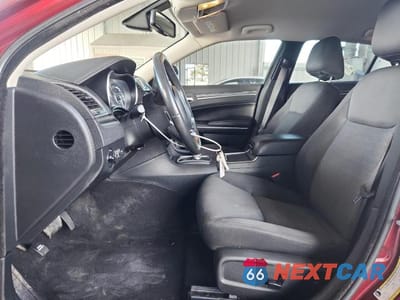 Zdjęcie 7 z 12 samochodu: 2021 CHRYSLER 300 TOURING VIN:2C3CCAAG3MH505302 - miniatura