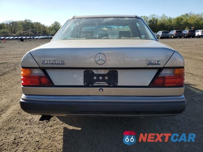 Zdjęcie 6 z 12 samochodu: 1990 MERCEDES-BENZ 300 E 2.6 VIN:WDBEA26D2LB221888 - miniatura