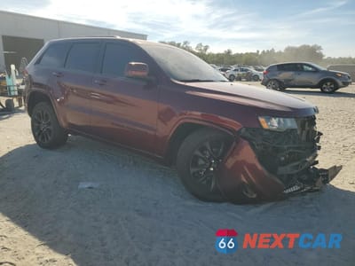 Czwarte zdjęcie samochodu z boku: 2020 JEEP GRAND CHEROKEE LAREDO VIN:1C4RJEAG0LC245235 - miniatura