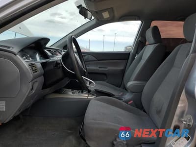 Zdjęcie 7 z 12 samochodu: 2003 MITSUBISHI LANCER LS VIN:JA3AJ36EX3U610764 - miniatura