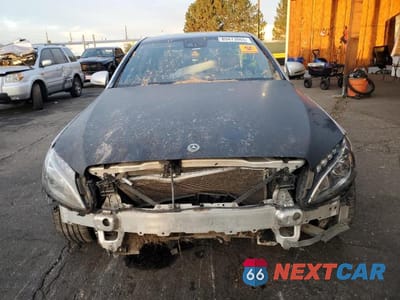 Piąte zdjęcie samochodu w środku: 2016 MERCEDES-BENZ C 300 4MATIC VIN:WDDWF4KB6GR149183 - miniatura