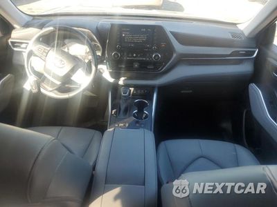 Zdjęcie 8 z 13 samochodu: 2022 TOYOTA HIGHLANDER XLE VIN:5TDGZRAH4NS555812 - miniatura