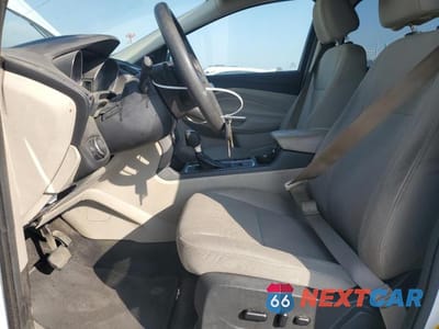 Zdjęcie 7 z 12 samochodu: 2017 FORD ESCAPE SE VIN:1FMCU9GD5HUB45551 - miniatura