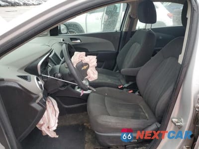 Zdjęcie 7 z 12 samochodu: 2020 CHEVROLET SONIC LT VIN:1G1JD5SB4L4143463 - miniatura
