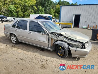 Czwarte zdjęcie samochodu z boku: 1998 VOLVO S70 VIN:YV1LS5582W1553877 - miniatura