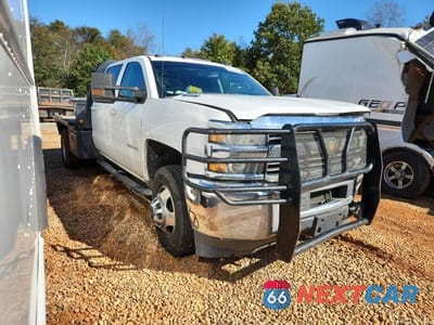 Czwarte zdjęcie samochodu z boku: 2015 CHEVROLET SILVERADO FLATBED TRUCK VIN:1GB4KZC89FF584569 - miniatura