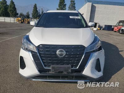 Piąte zdjęcie samochodu w środku: 2021 NISSAN KICKS SV VIN:3N1CP5CV5ML470095 - miniatura