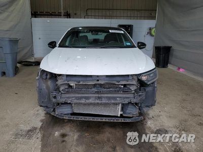 Piąte zdjęcie samochodu w środku: 2019 VOLKSWAGEN JETTA GLI VIN:3VW5T7BU8KM152045 - miniatura