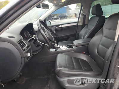 Zdjęcie 7 z 15 samochodu: 2013 VOLKSWAGEN TOUAREG V6 VIN:WVGEF9BP0DD009679 - miniatura