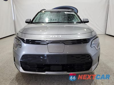 Piąte zdjęcie samochodu w środku: 2023 KIA NIRO WIND VIN:KNDCR3L14P5029958 - miniatura