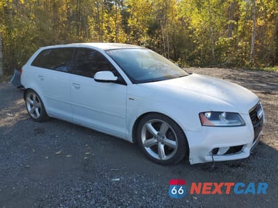 Czwarte zdjęcie samochodu z boku: 2013 AUDI A3 PREMIUM VIN:WAUDFCFM1DA007595 - miniatura