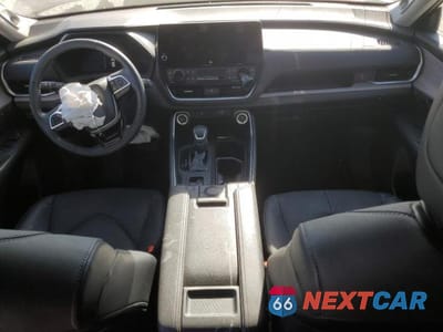 Zdjęcie 8 z 14 samochodu: 2024 TOYOTA GRAND HIGHLANDER XLE VIN:5TDAAAA58RS002641 - miniatura