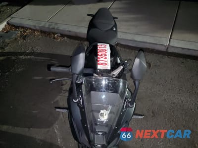 Piąte zdjęcie samochodu w środku: 2025 SUZUKI GSX800 F VIN:JS1EM13BXS7100334 - miniatura