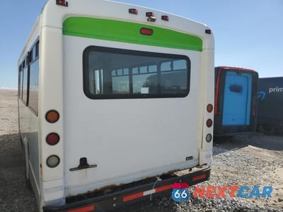 Trzecie zdjęcie samochodu z tyłu: 2017 FORD ECONOLINE E450 SUPER DUTY CUTAWAY VAN VIN:1FDFE4FS8HDC24936 - miniatura