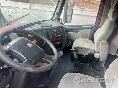Zdjęcie 9 z 10 samochodu: 2008 VOLV VN VNL - TRUCKS VIN:4V4NC9TG88N263026 - miniatura