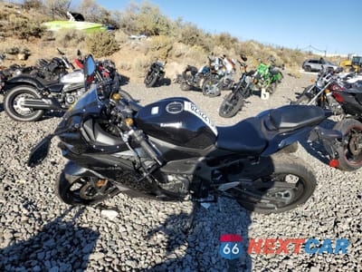 Trzecie zdjęcie samochodu z tyłu: 2025 KAWASAKI ZX400 P VIN:ML5ZXCP1XSDA42638 - miniatura